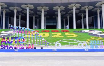 走過(guò)40年，全球最大車展上海啟幕，超百款新車扎堆首發(fā)