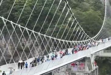 “五一”假期臨近旅游市場(chǎng)升溫火爆 各地景區(qū)進(jìn)入“旺季模式”