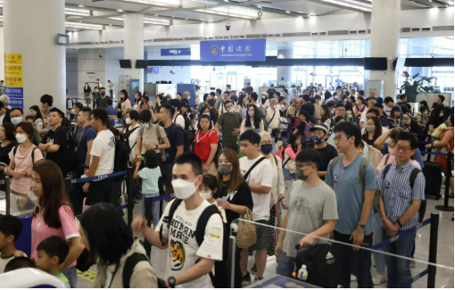 創(chuàng)歷史最快紀(jì)錄！港珠澳大橋今年出入境客流破千萬(wàn)