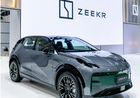 極氪：“雙旗艦”全面向上 再?zèng)_豪華陣營