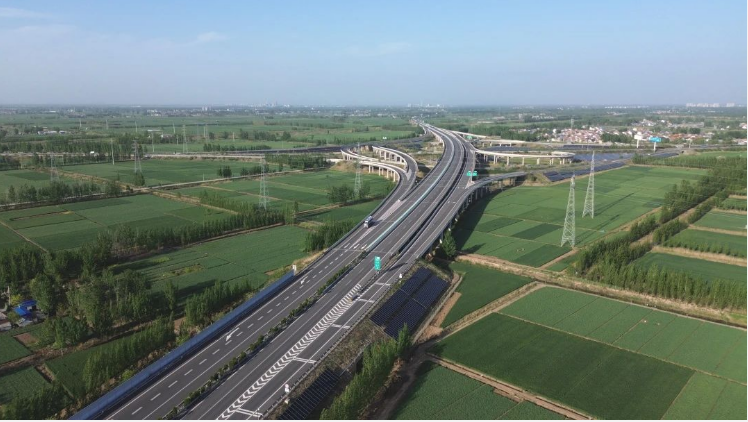 中國能建投建全國首個全路域交能融合項目實現(xiàn)并網(wǎng)發(fā)電