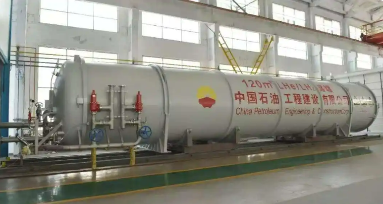 首套！國(guó)內(nèi)首套120立方米超低溫儲(chǔ)罐科技成果通過鑒定
