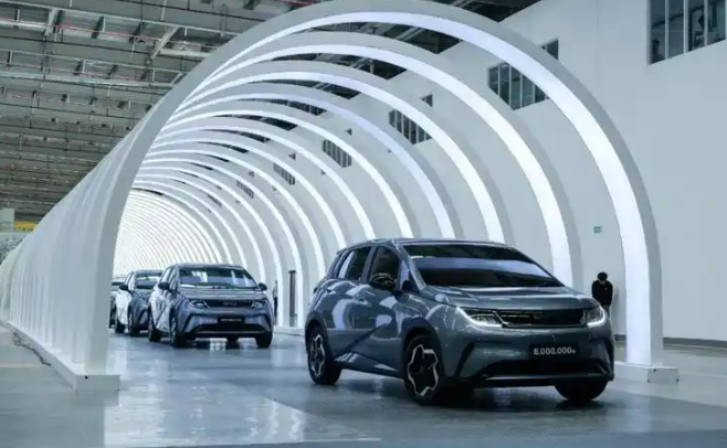 多因素?cái)_動(dòng) 車(chē)企一季度業(yè)績(jī)“喜憂(yōu)參半”