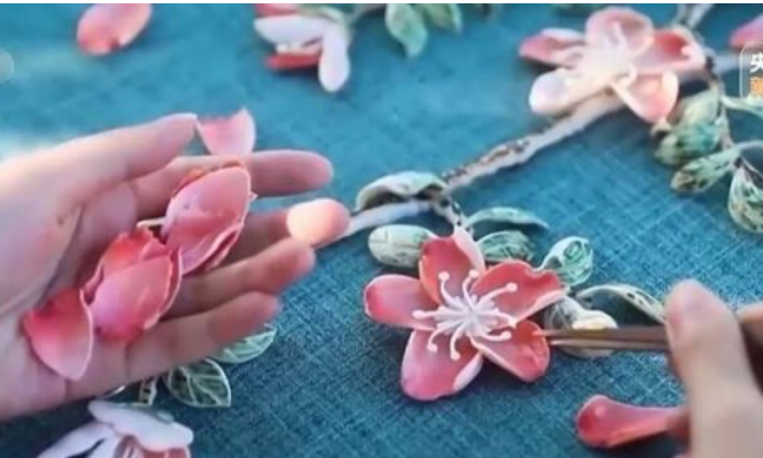 小貝殼雕出千年非遺 這是方寸間的海洋史詩(shī)