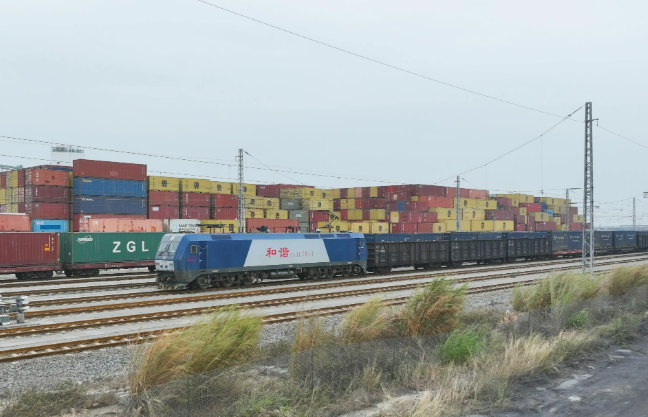 西部陸海新通道班列運(yùn)輸貨物同比增長71.6%