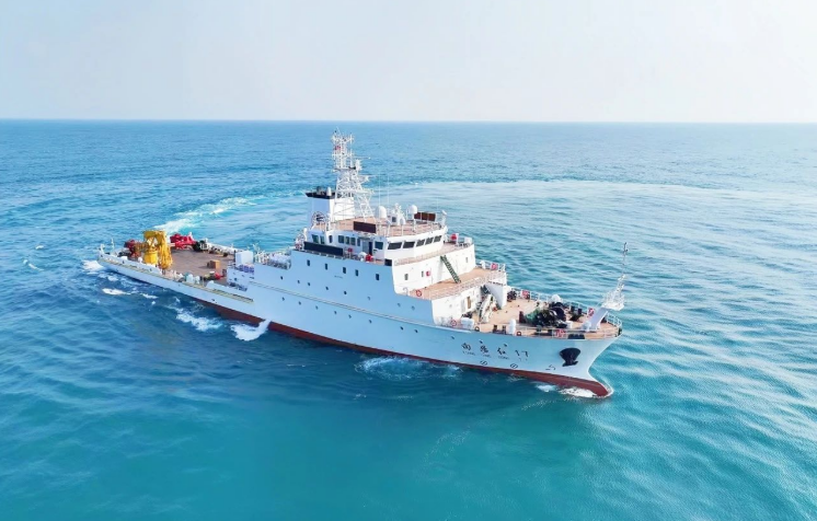 中國(guó)船舶3000噸級(jí)浮標(biāo)作業(yè)船“向陽(yáng)紅17”號(hào)交付