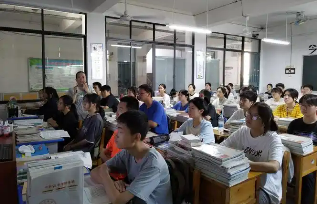 教育部啟動(dòng)實(shí)施全國(guó)縣域普通高中頭雁教師崗位計(jì)劃