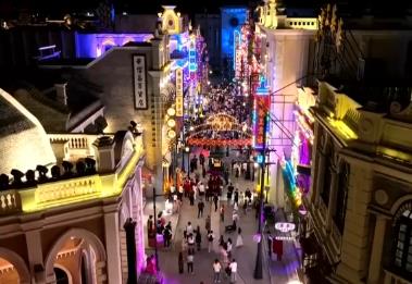 “一秒入戲”穿越、亭臺樓閣火樹銀花 多樣“夜”態(tài)激活消費新活力