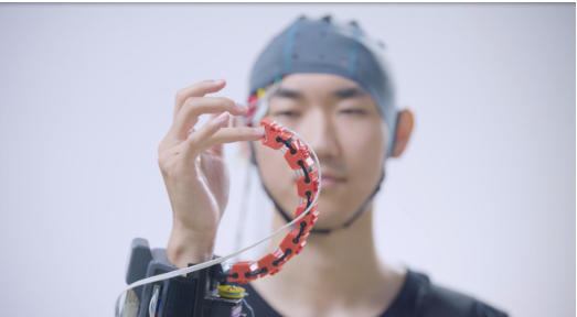 突破與挑戰(zhàn)：腦機接口產(chǎn)業(yè)化有多遠