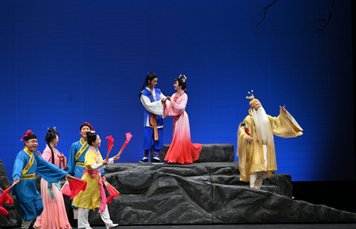四代同臺演繹花燈戲經(jīng)典 《七妹與蛇郎》亮相國家大劇院