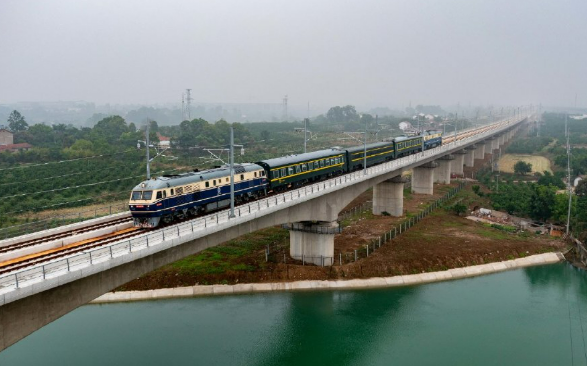 滬渝蓉高鐵武宜段啟動聯(lián)調聯(lián)試