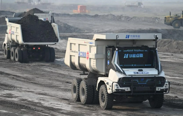 全球首個百臺無人電動礦卡集群“華能睿馳”落地內(nèi)蒙古伊敏