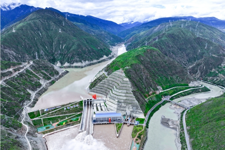 金沙江上游巴塘水電站首臺機組并網(wǎng)發(fā)電