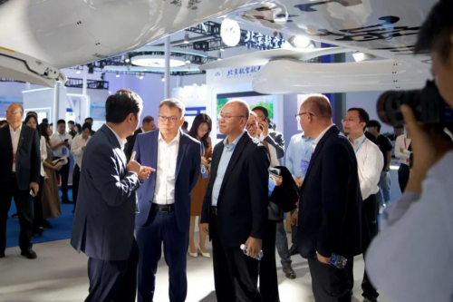 適航+運(yùn)營(yíng)雙突破！沃飛長(zhǎng)空攜最新成果亮相民航科創(chuàng)展