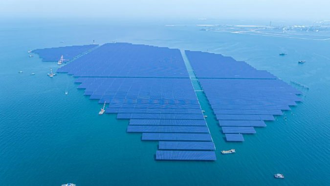 中廣核煙臺(tái)招遠(yuǎn)400兆瓦海上光伏項(xiàng)目全容量并網(wǎng)發(fā)電