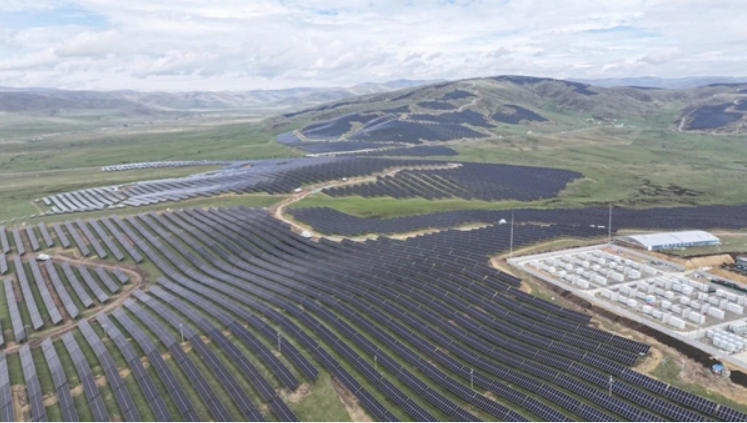 四川省首個構(gòu)網(wǎng)型儲能光伏電站全容量投產(chǎn)