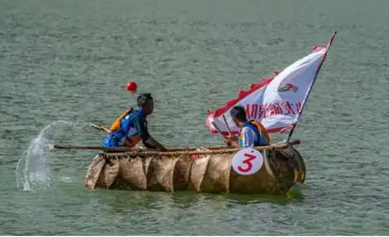 西藏拉薩：高原賽舟 文體交融