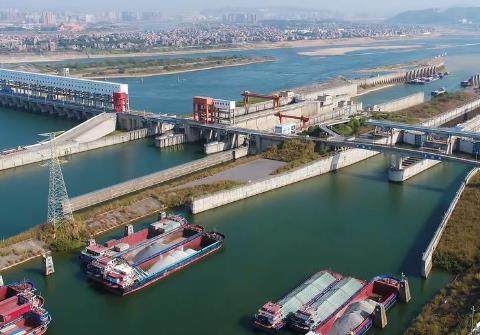 刷新歷史紀(jì)錄！廣西長(zhǎng)洲船閘單月過(guò)貨量突破2444萬(wàn)噸