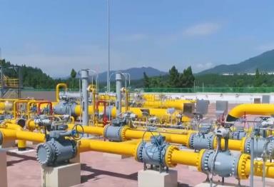 能源“大動脈”跨越式提升夯實經(jīng)濟“硬支撐” 經(jīng)濟發(fā)展“綠色引擎”動力更足