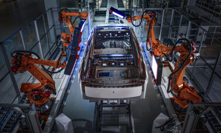 匠心鑄就旗艦 變革激發(fā)創(chuàng)新——從尊界誕生看江淮汽車(chē)深度轉(zhuǎn)型