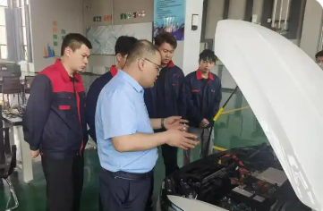 高校教師奔向市場，產(chǎn)業(yè)精英走進課堂