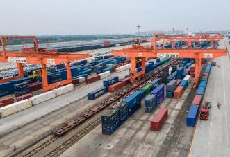 “鋼鐵駝隊(duì)”一站直達(dá) 中亞味道飄香中國(guó)