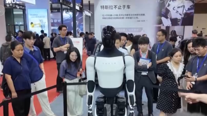 穩(wěn)居全球第一梯隊(duì) 中國人形機(jī)器人產(chǎn)業(yè)發(fā)展“百花齊放”
