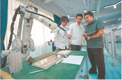 細(xì)分崗位多元 機(jī)器人產(chǎn)業(yè)人才需求升溫