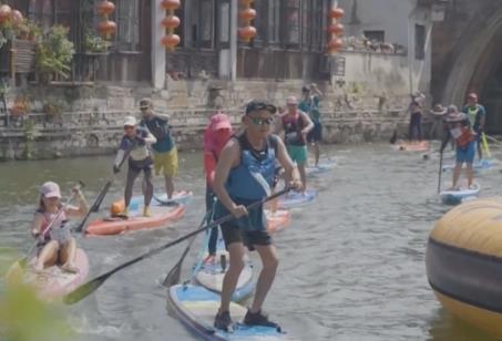 夏日避暑游火熱 水上運動拉動“清涼經濟”升溫