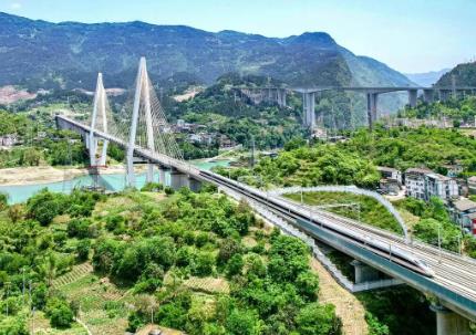 渝廈高鐵重慶東至黔江段6月27日開通運(yùn)營