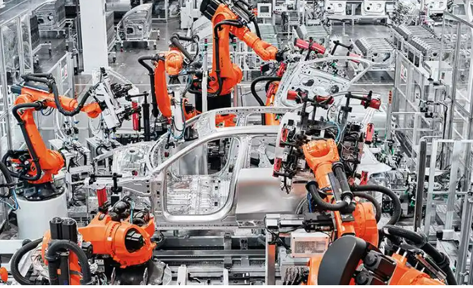 走好三個(gè)“一公里”，以科技創(chuàng)新引領(lǐng)新質(zhì)生產(chǎn)力發(fā)展