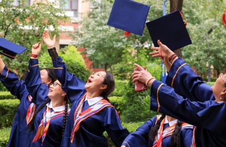 “銀齡”學員迎來畢業(yè)季