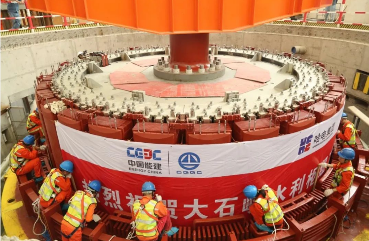 新疆大石峽水利樞紐工程完成“天山第一吊”