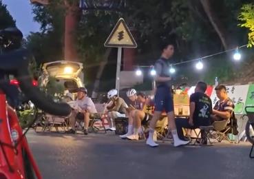 “夜騎”、夜食、夜購、夜游……“夜經(jīng)濟(jì)”激發(fā)內(nèi)需活力 澎湃城市發(fā)展新動能