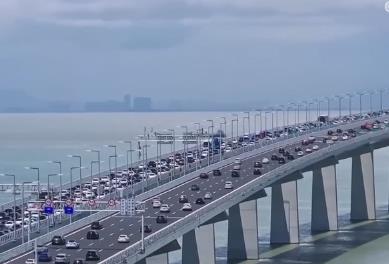 深中通道開通一周年 粵港澳大灣區(qū)綜合交通體系日趨完善