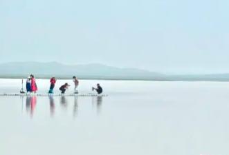 牛奶湖成游客新寵 內(nèi)蒙古加強生態(tài)保護