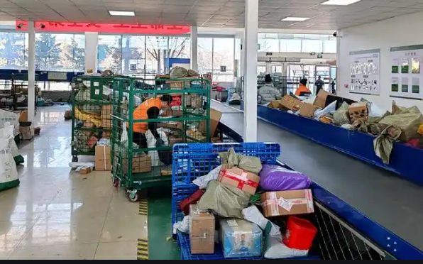 電商物流創(chuàng)新發(fā)展 偏遠(yuǎn)地區(qū)提速配送 “包郵區(qū)”西進(jìn)持續(xù)降低物流成本