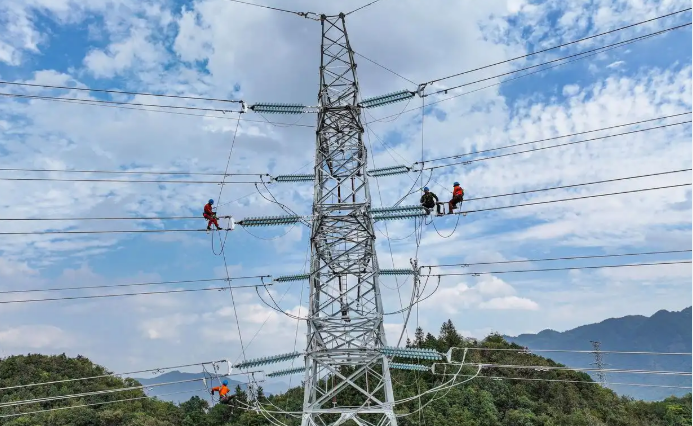 220千伏嚴(yán)州-龍隱輸電線路投運(yùn) 杭州西部電網(wǎng)正式邁入超高壓互聯(lián)新時(shí)代