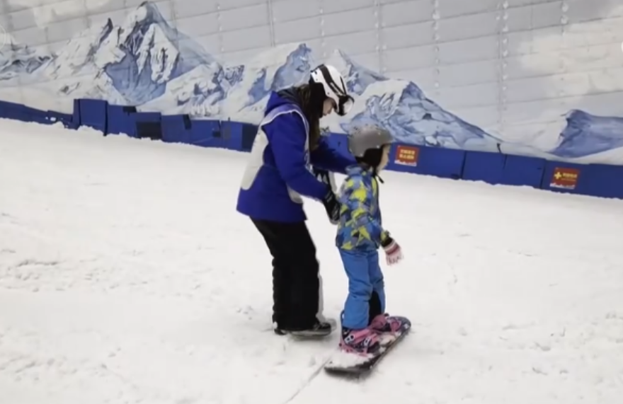 從“冬季爆款”到“四季常青” 科技點(diǎn)亮“反季玩冰雪”賦能夏日新消費(fèi)