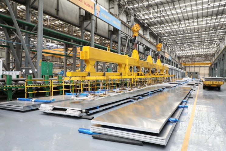 廣西投資集團(tuán)實(shí)現(xiàn)2025上半年“雙過(guò)半”“雙增長(zhǎng)”