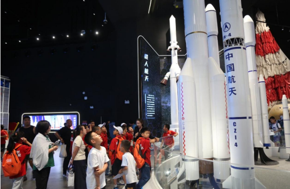 北京市昌平區(qū)成立“青少年航空航天學(xué)院”