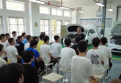 六大領(lǐng)域+三類群體+3000萬人次 我國開展大規(guī)模職業(yè)技能培訓(xùn)行動