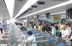 研學(xué)游、親子游，創(chuàng)新高！透過數(shù)據(jù)看各大口岸迎來出入境客流高峰