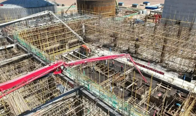 中能建哈密“光熱儲(chǔ)”一體化項(xiàng)目汽輪機(jī)基礎(chǔ)完成澆筑