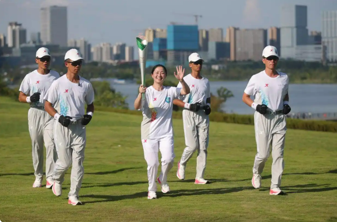 世運(yùn)會(huì)史上首次火炬?zhèn)鬟f在四川舉行