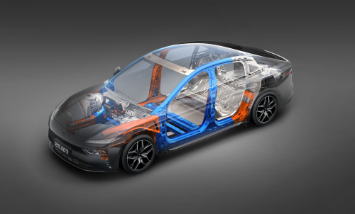 顏值駕控雙冠王！2025款東風(fēng)eπ007憑軍工安全+全能實(shí)力攪動(dòng)15萬級(jí)家轎市場(chǎng)