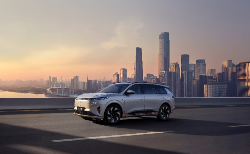 ?東風(fēng)奕派eπ008五座版：20萬級“魔術(shù)空間王”，家庭舒適出行最優(yōu)解？