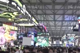 一票難求，火爆！動漫經(jīng)濟與傳統(tǒng)產(chǎn)業(yè)跨界融合 “情緒消費場”撬動經(jīng)濟新支點