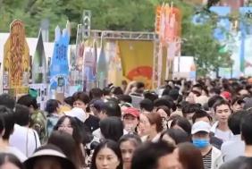 “清爽”文旅燃動(dòng)暑期“熱”經(jīng)濟(jì) “網(wǎng)紅”項(xiàng)目激活“逗留型旅游”活力