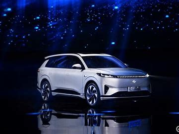 “需求直通+高效決策！東風(fēng)奕派‘鐵三角’機(jī)制重塑央企創(chuàng)新力”